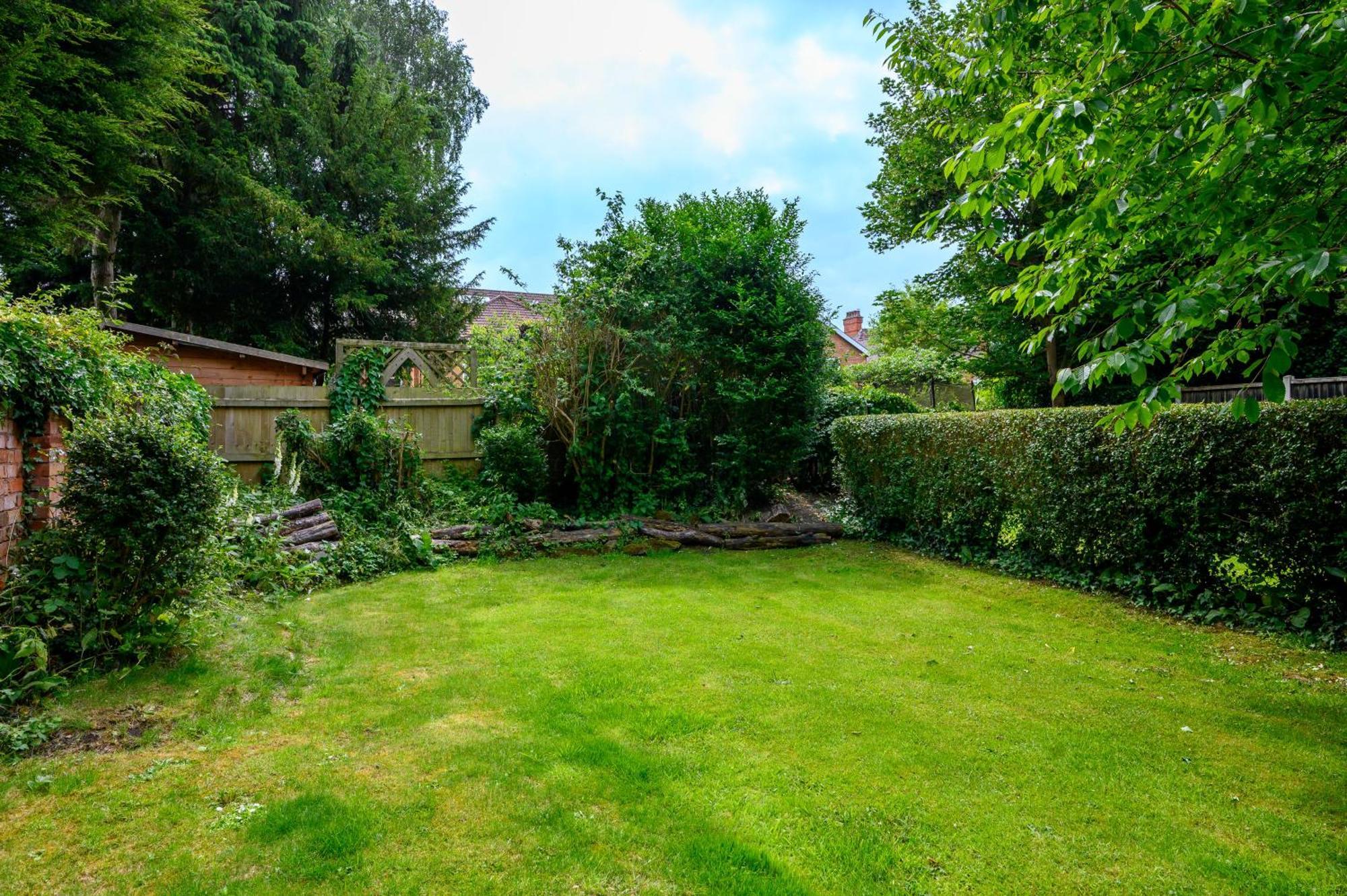 Emerald Delightful Moseley Mews, By Staystaycations