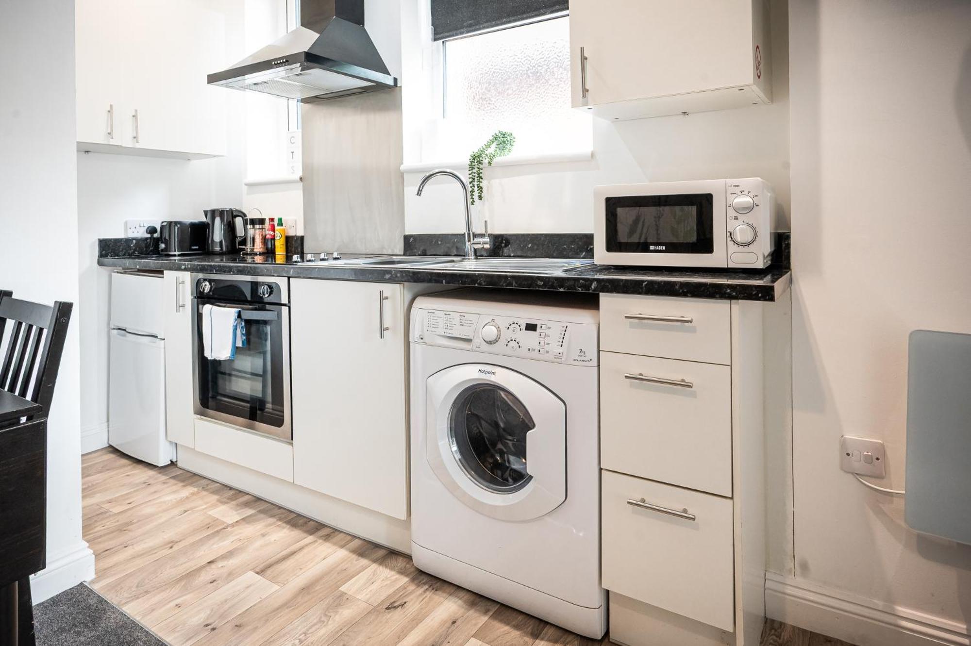 Emerald Delightful Moseley Mews, By Staystaycations Apartment Birmingham